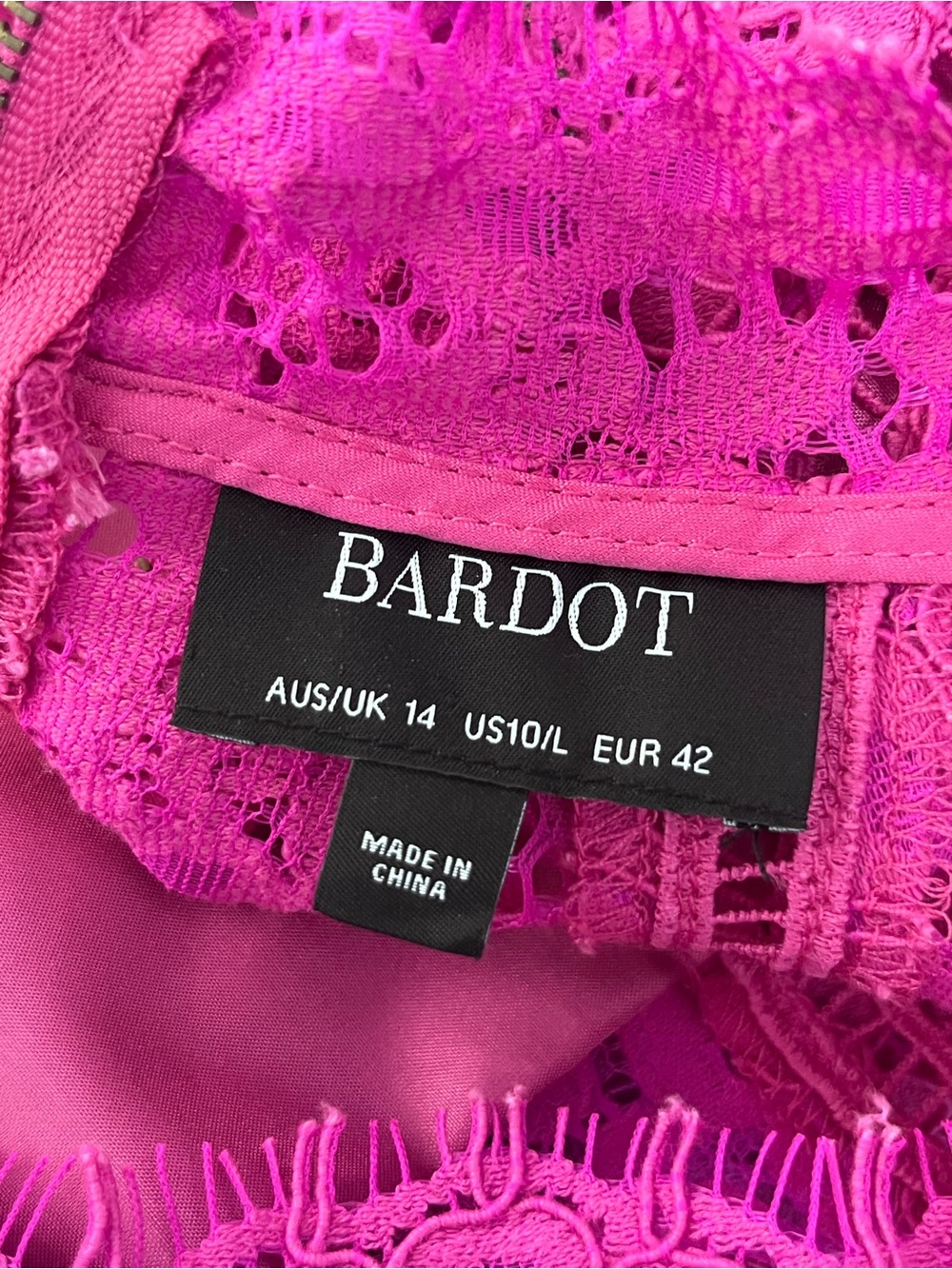 BARDOT Lace Sheath Cocktail Dress In Magenta Pink 10/Large - Picture 4 of 9